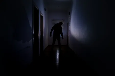 Pique esconde de um Homem só